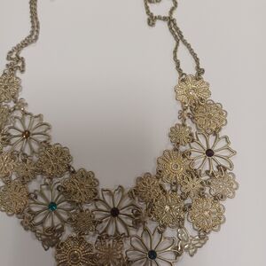 Silvertone Statement Vintage BiB Floral Motif Necklace 19 Inches